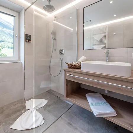 Naturhotel Falknerhof 4*