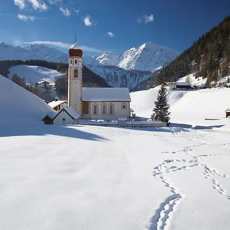 Naturhotel Falknerhof 4*