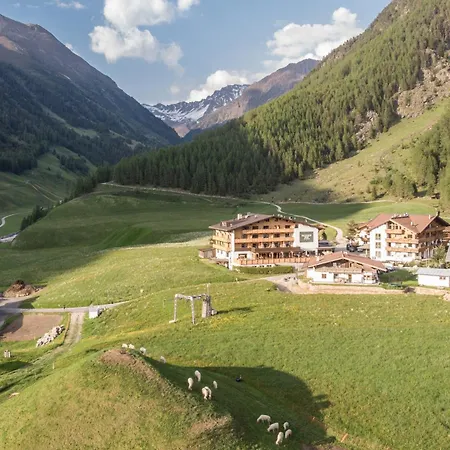 Naturhotel Falknerhof 4*