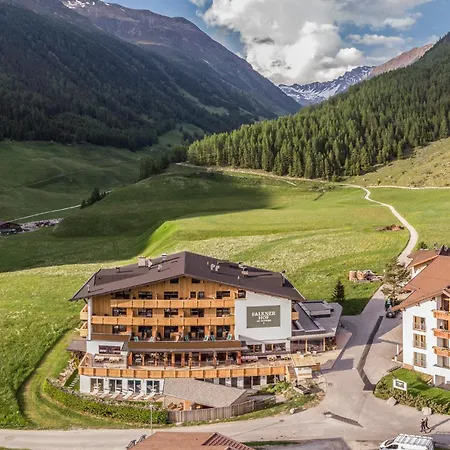 מלון Naturhotel Falknerhof 4*