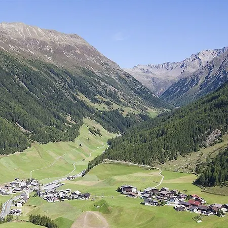 Naturhotel Falknerhof Hotel 4*