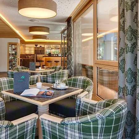 Falknerhof 4*