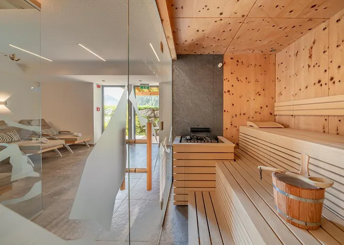Falknerhof 4*