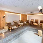Falknerhof 4*