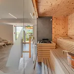 Falknerhof 4*