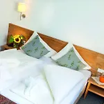 Falknerhof 4*
