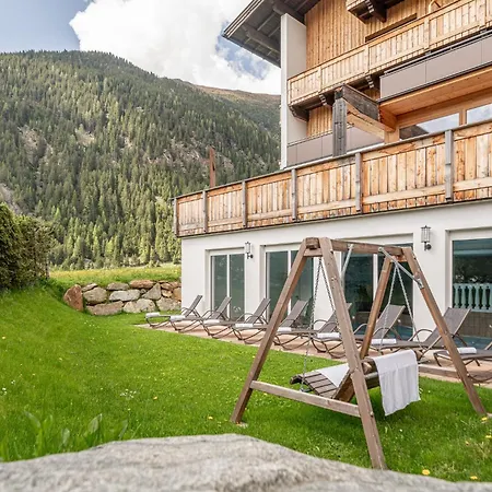 ホテル Naturhotel Falknerhof