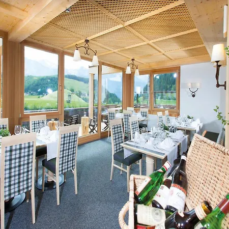 ホテル Naturhotel Falknerhof 4*