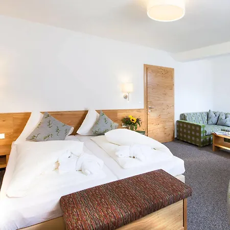 ホテル Naturhotel Falknerhof 4*
