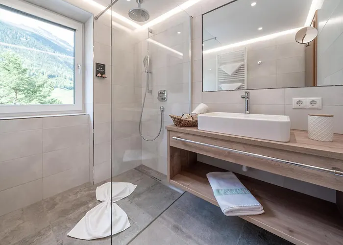 Falknerhof 4*
